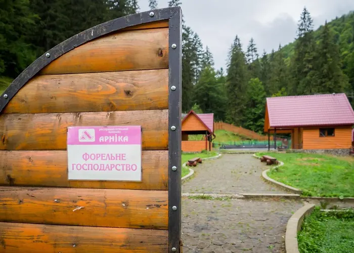 арніка 酒店 Synevyrsʼka Polyana
